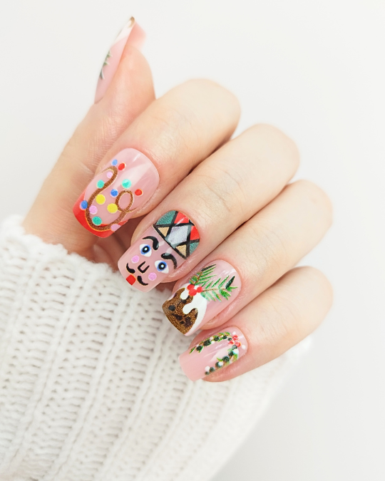 20 Fun Christmas Nails That Are Way Too Cute to Handle