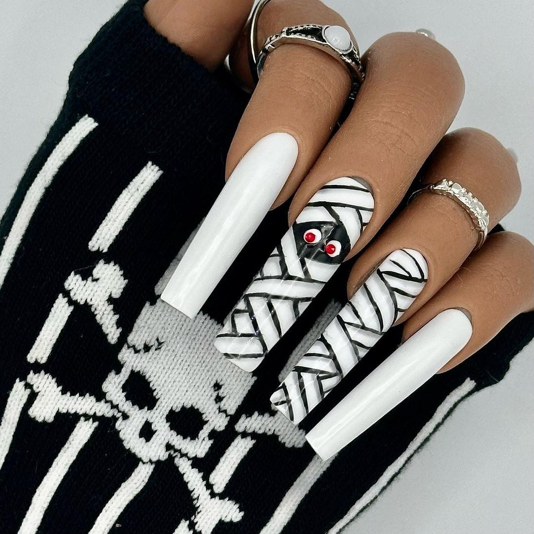 30+ Amazing and Scary Halloween Nail Designs 2023