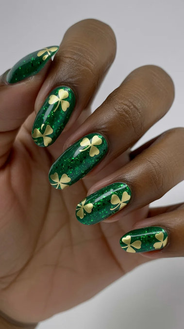1 Emerald glitter gold shamrock almond nails_bp