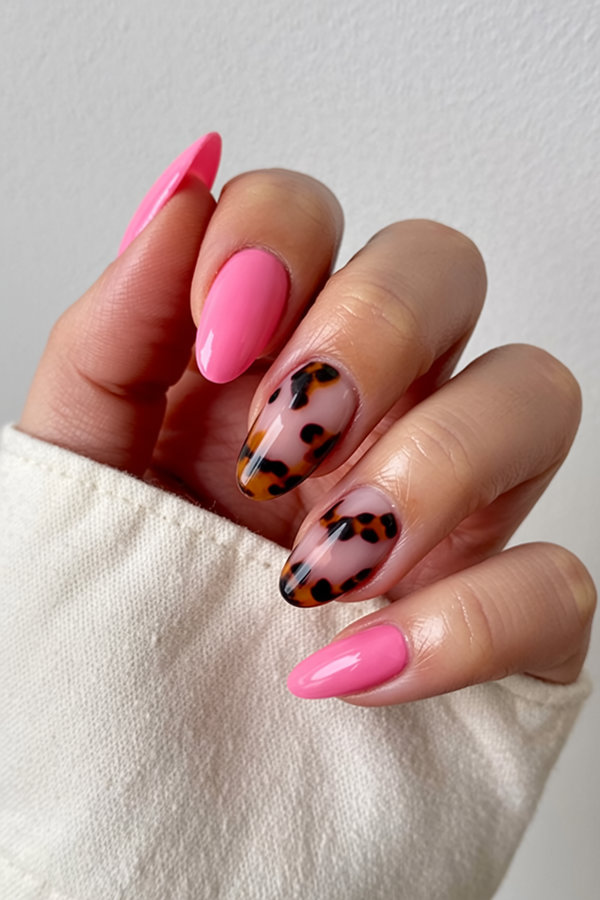 23 pink nails with abstract tortoiseshell pattern_bp