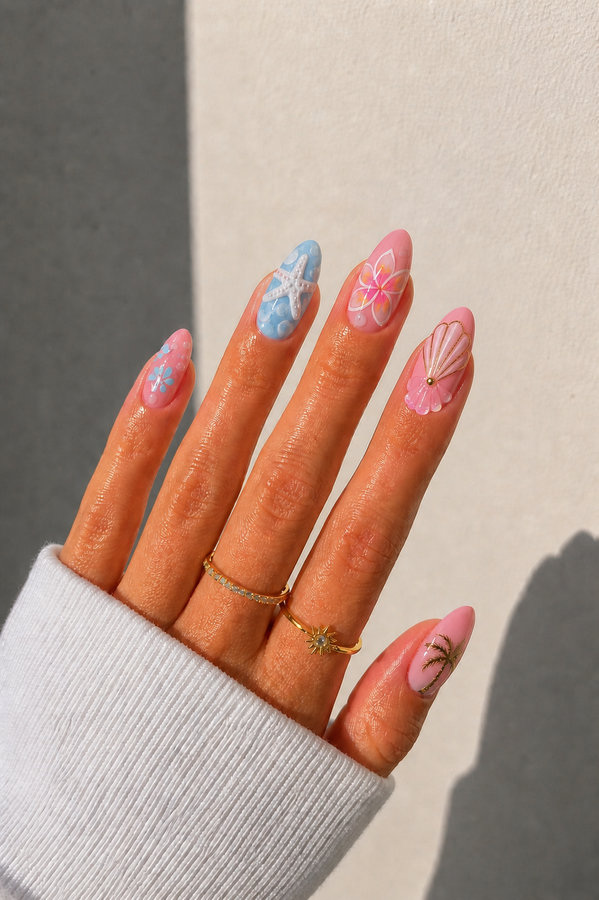 26 beach nails in pink and light blue with large tropical flower, starfish, seashell and palm tree_bp