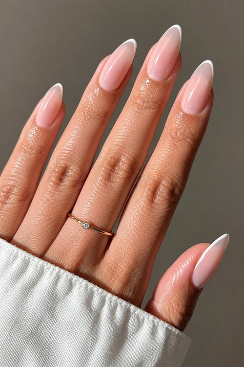 almond nails trends main 10_bp