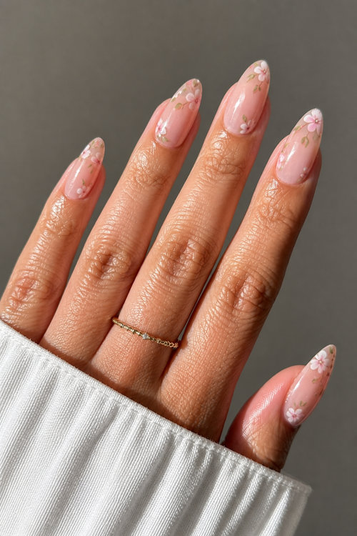 almond nails trends main 16_bp