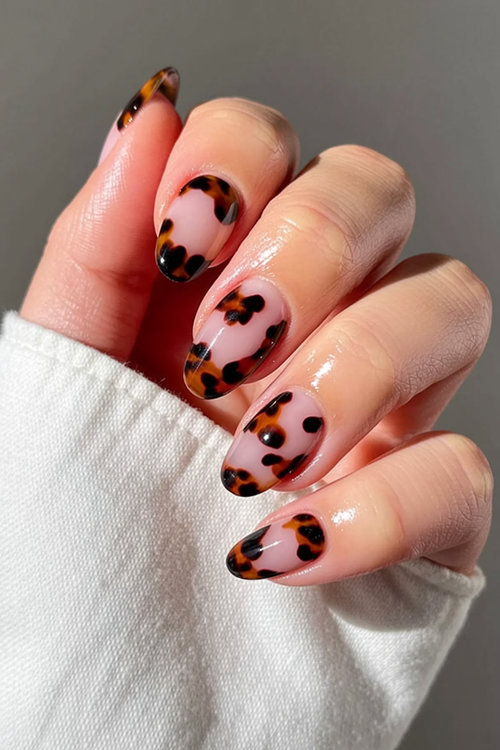 almond nails trends main 27_bp