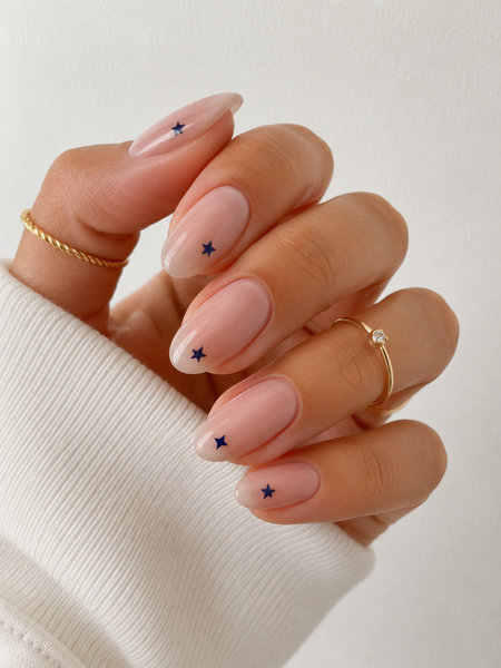 classy 4th of july nails – main 10_bp