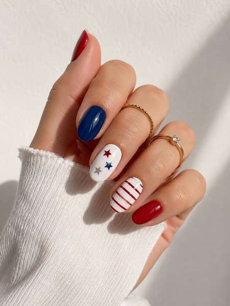 classy 4th of july nails – main 17_bp