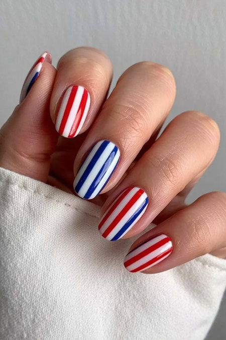 classy 4th of july nails – main 3_bp