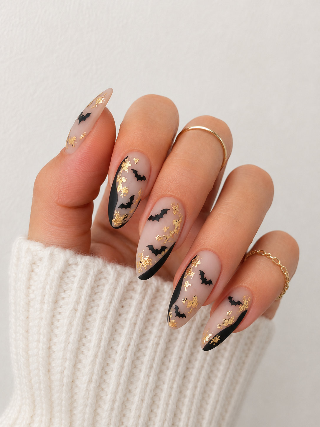 16 Gold Foil Bat Nails_bp