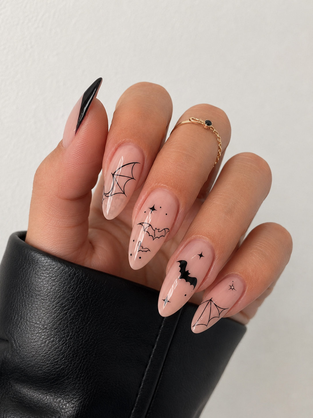 17 Negative Space Bat Nails_bp