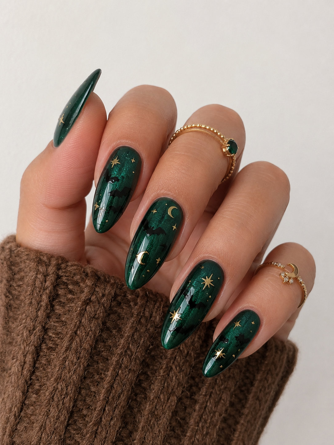 23 Emerald Witchy Bat Nails_bp