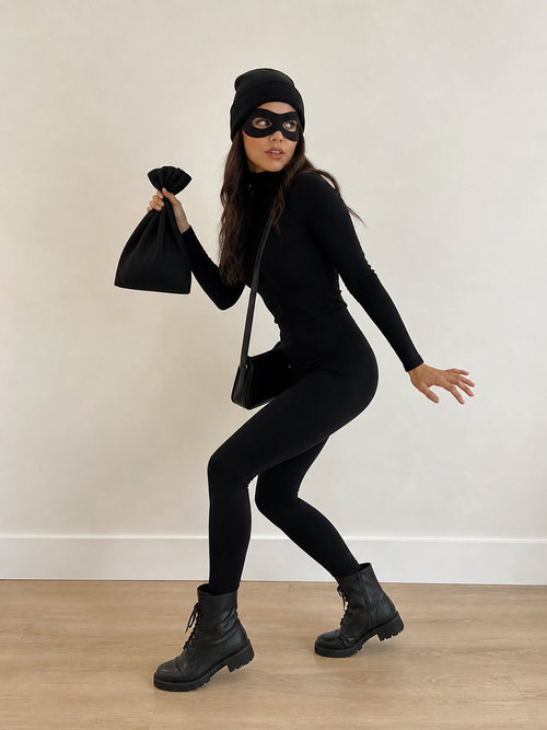 24. Cat Burglar_bp