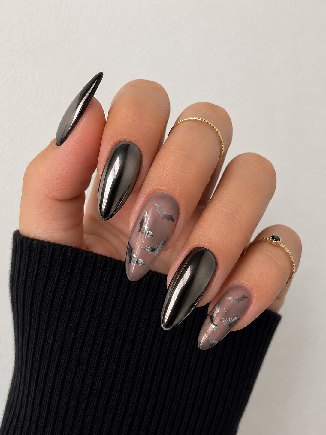 5 Chrome Bat Accent Nails_bp
